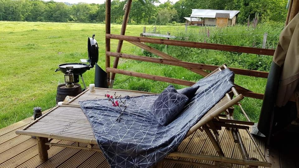 Готель Glamping Des 2 Marguerites Bazoches-au-Houlme Екстер'єр фото